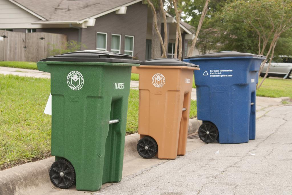 Know before you throw What to do about extra trash, recycling and yard trimmings AustinTexas.gov