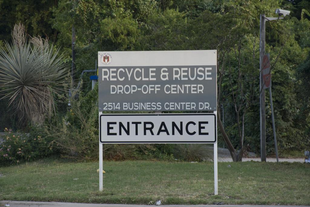 "Recycle and Reuse Drop-off Center entrance sign"