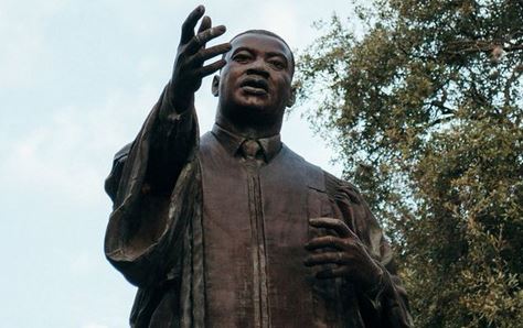 Photo of MLK Jr. Statue