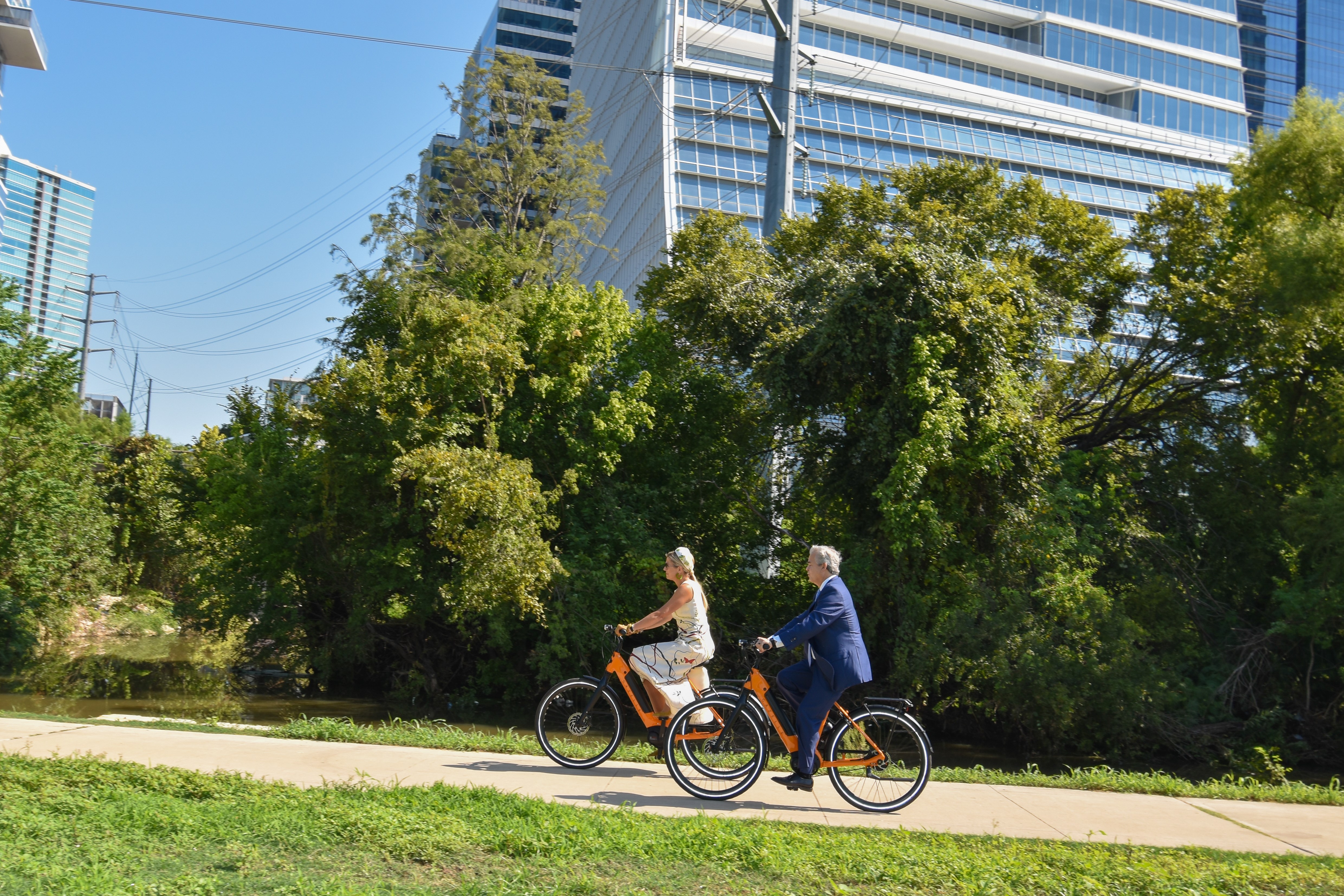 Her Majesty Queen Máxima and Austin Mayor Steve Adler riding e-bikes
