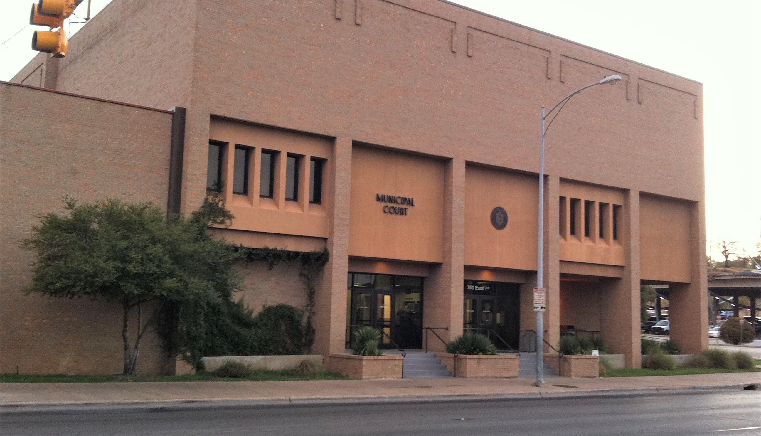 Image of the Municipal Court building