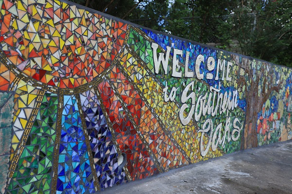 Southern Oaks Neighborhood Association Mural Mural reads 'Welcome to Southern Oaks'