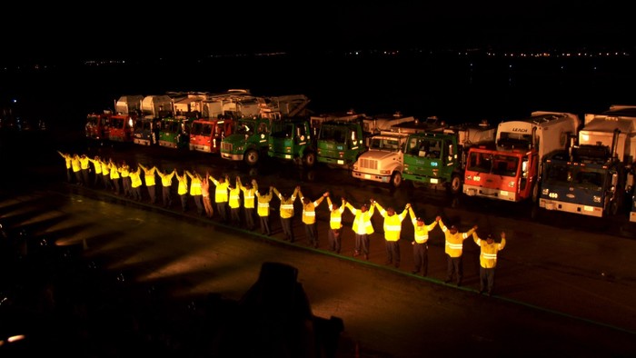 Operators bow after performing Trash Dance Operators bow after performing Trash Dance
