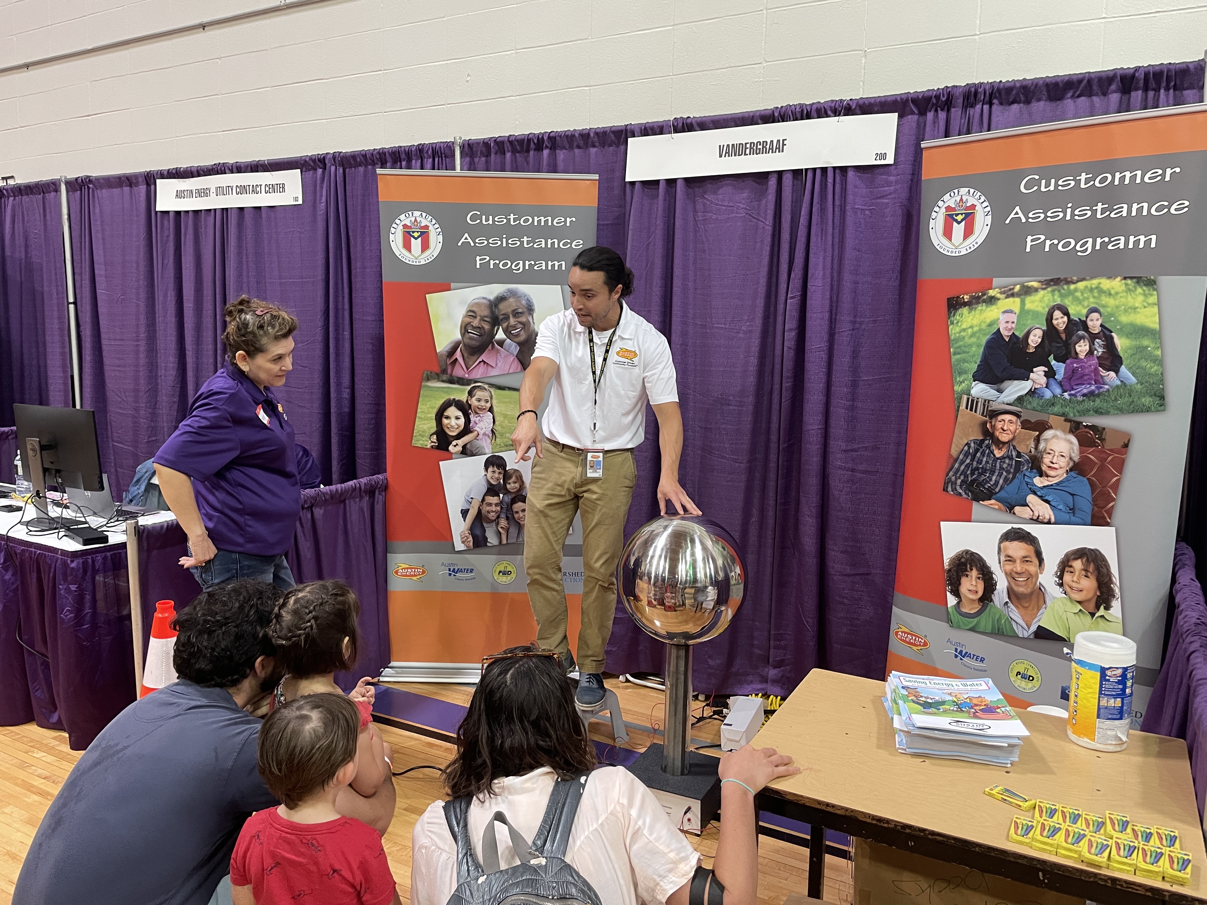 Austinites explore science and the Customer Assistance Program at the 2022 Community Connections Resource Fair