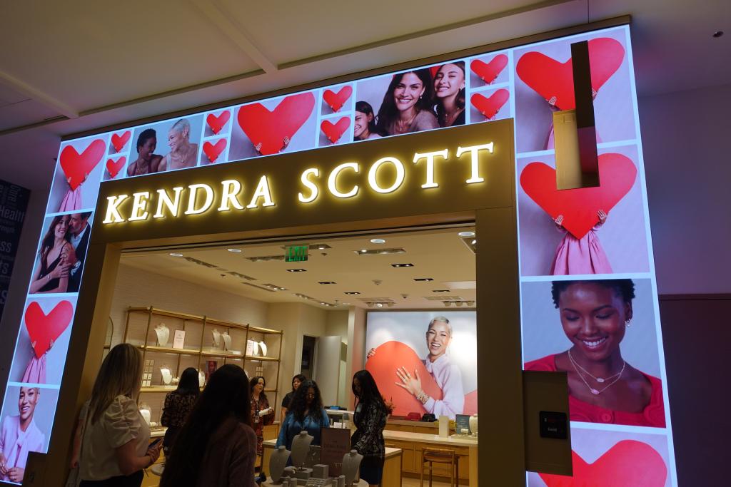 Kendra Scott store at AUS