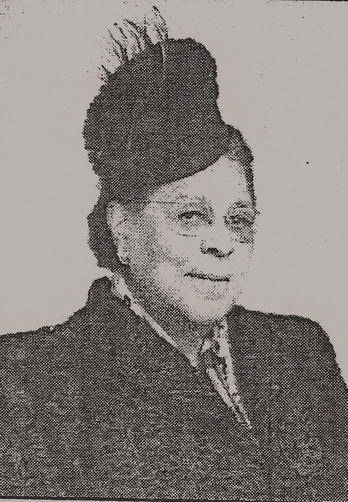 Black and white portrait of Maud Fuller