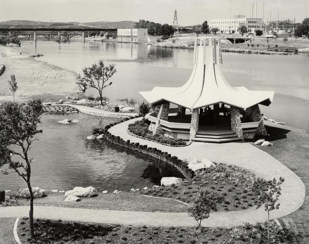 Fannie Davis Gazebo at Vic Mathias Shores, Town Lake Metropolitan Park