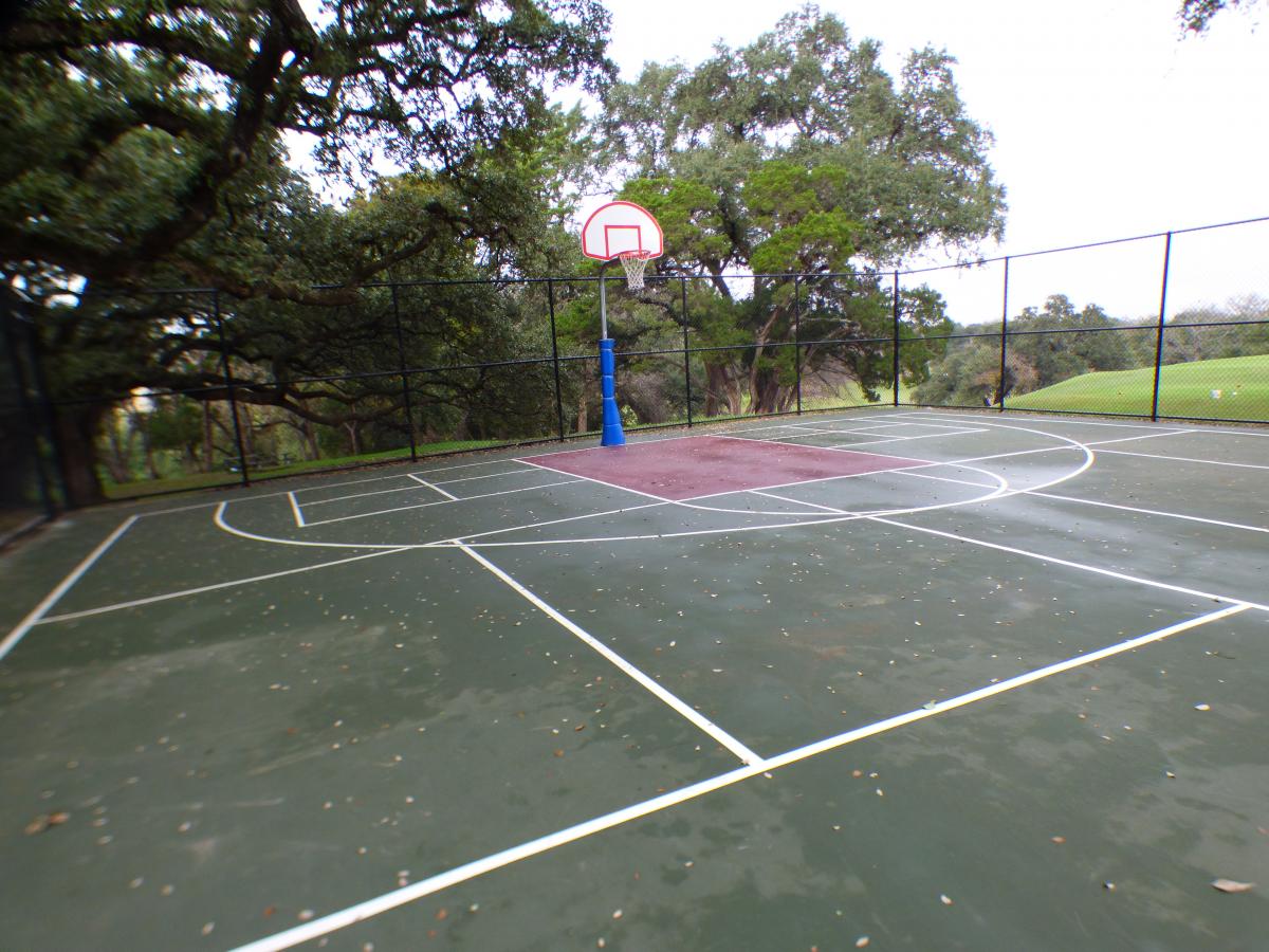 Hancock Recreaiton Center - sport court after