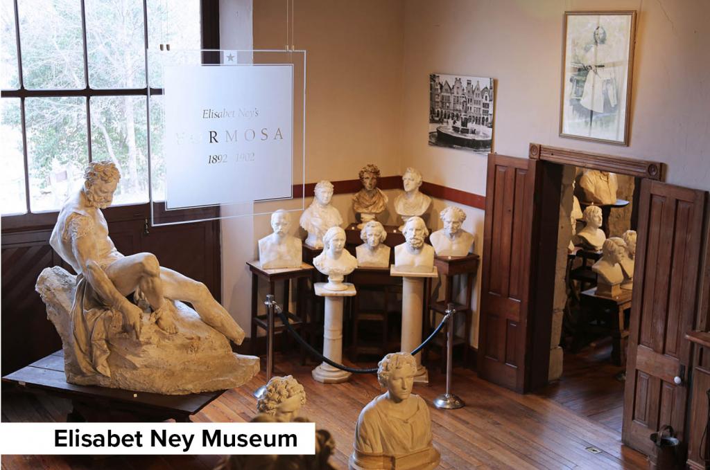Photo of the interior of the Elisabet Ney Museum featuring busts of Ney and her husband.