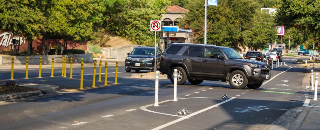 photo of cars turning on Barton Springs Road