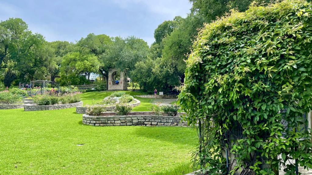 Mabel Davis Rose Garden Memorial Arch and Butler Window