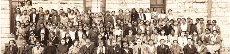 Volunteers at Oakwood Cemetery Chapel