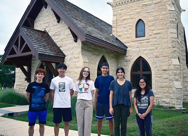 Summer Interns at the Oakwood Chapel