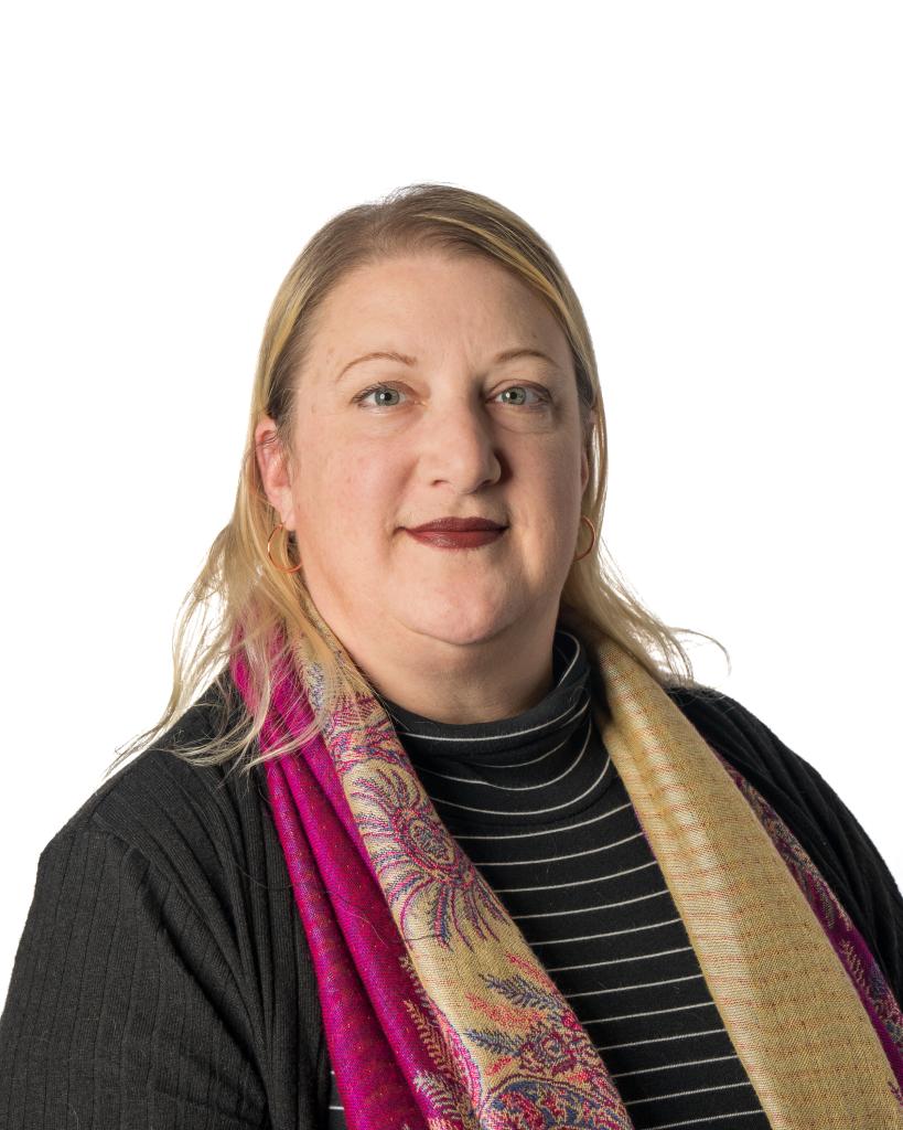 Headshot Image of Kathy Russell